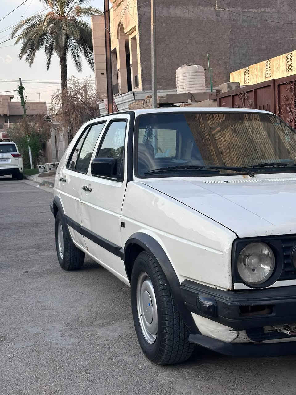 🔥 للبيع — فولكسفاغن كولف عضم 🔥
🚗 موديل 1991 | سيارة بلادية | كير أوتوماتيك
⚙️ مكينة 1800

المواصفات والتجديدات:
• كير ومكينه جديد شادهن
•تخم تاير جديد
· سلف جديد 
• فيت بم جديد
• دبة ماي جديدة
• مكاين جام جديدة
• دوش جديد
• راديتر جديد
• منظومة بريك جديدة
• صدر أمامي جديد
• صدر خلفي جديد
• بلكات جديدة
· كل الغراض الي شادهن وصولاتهن موجوده من حجي ليث ✅

📍 الموقع: بغداد

✨ سيارة مرتبة ومتعوب عليها 

📞 للاستفسار:
***********
