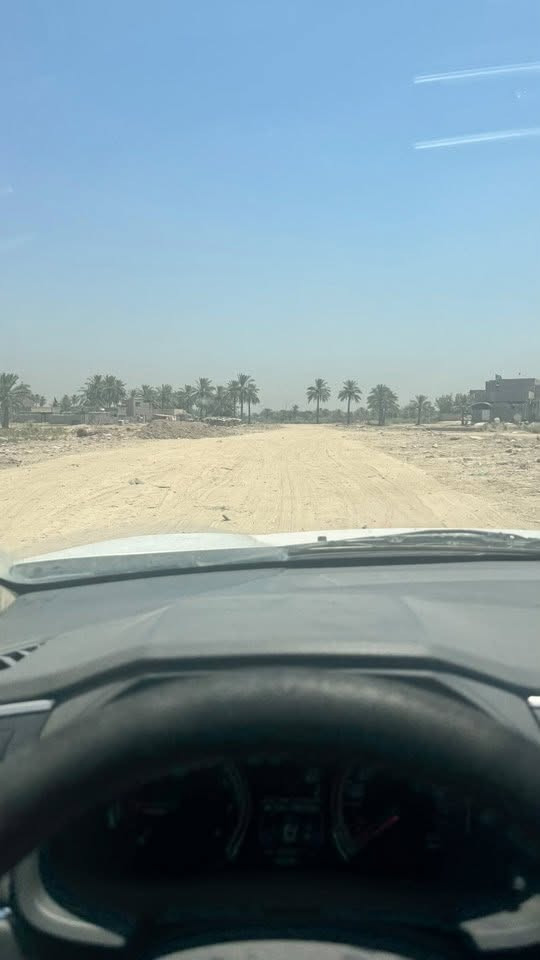 للبيع قطعة ارض طابو صرف في محيزم الثانية شارع ١٠٠
المساحة: ١٠٠ متر مربع 
الموقع مميز: تقع على شارع ٣٠ الجديد، بالإضافة إلى إمكانية الوصول إليها عن طريق الشارع التبليط لمجمع الملوك السكني.

للاستفسار: ***********
