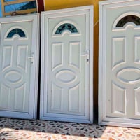 ابواب PVC • مستعمل نضيف • ٢م ارتفاع