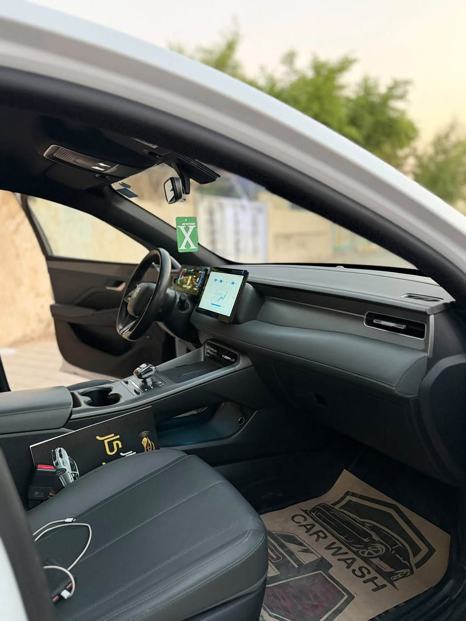 بي واي دي جن بلاص 2025
🔥 BYD King Plus 2025 – هايبرد 🔥

رقم بغداد بسمي

🟢 اللون ابيض
🤎 الداخل: زيتوني
     المشي: 12الف الكلي
⚙️ المحرك والتقنيات

• محرك 1500cc اقتصادي
• Hybrid + Electric + Petrol
• مدى يصل إلى 2100 كم تقريباً 🔥
• مدى كهرباء فقط يصل إلى 55 كم
• تبريد أمامي وخلفي – قطعتين
• بصمة تشغيل + كارت دخول ذكي
• شاشة وسطية
• كاميرا خلفية
• حساسات خلفية
• 10 Airbags

💡 الإضاءة والتصميم

• لايت زنون
• باك لايت LED
• ويل أسود مات
• تحكم بالمقود من الجانبين

💰 السعر: 19,750
🔻 وبيها مجال قليل

📍 العنوان: بغداد – شارع فلسطين
📞 ***********
