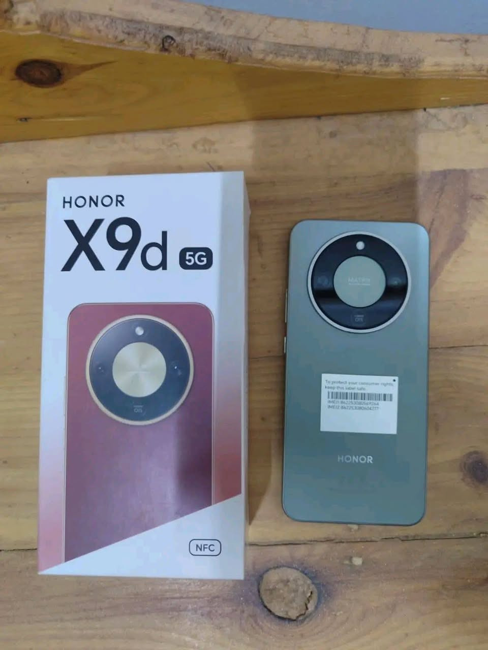 @#متوفر الان هونر X9d  🤎❤️💛
جديد كرتونه

الشاشة : 6.79 بوصة - 120 هرتز - AMOLED 

ذاكرة : 256  جيجا 

الرام : 8 جيجابايت 

الكاميرا : 108 + 5 ميجابكسل

المعالج : Snapdragon 6 Gen 4

البطارية والشحن السريع : 8300 مللي أمبير - 66 واط

اللون : بني 

المكان /  الجعار شهربان

سعر البيع 500
مستعمل خمس أيام فقط سعرة المشتري بي 700 ألف والله

واتساب :  ***********
