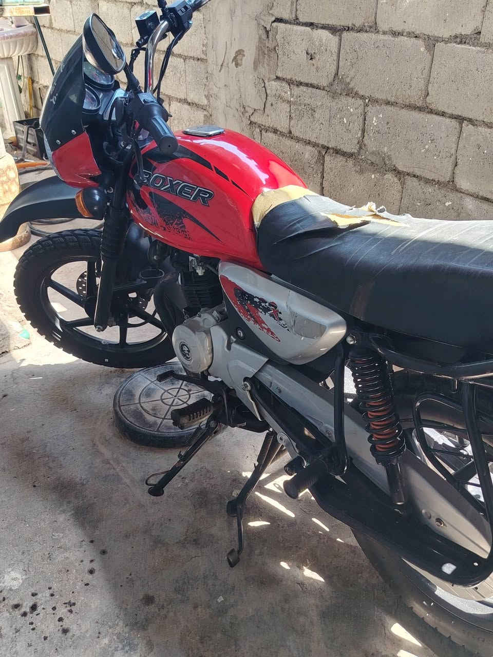 سلام عليكم بوكسر موديل 23مرقم بسمي تحويل ثاني يوم دراجة مال بيت نضيفة كلش سعر 2350وبية مجال عنوان بغداد البياع ***********
