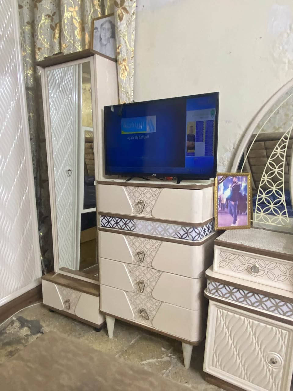 غراض للبيع ونضيفات مراسله خاص او على  رقم *********** مستعجله على بيعتهم
