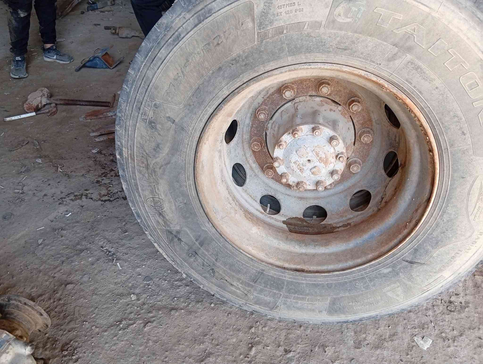 قطع غيار سكانيا • تايرات ٢٢٫٥ • تانكي ٤٠٠ل