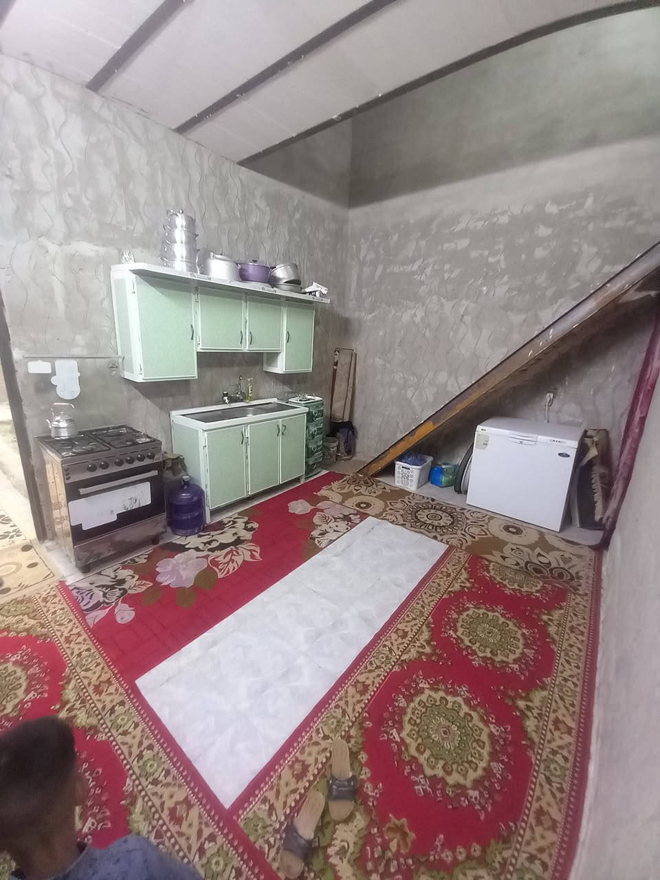 سلام عليكم بيت للبيع المساحه 100 متر زراعي مكانه نجف شارع كربلاء عمود 134 طريق ياعلي مشمول بالتطويب بقرار 320 البيت يبعد عن شارع كربله 300 متر كافة الخدمات تبليط مولد وطني كافة الخدمات بيت نضيف بس الاستقبال ماكامل البيت بناء بلوك عكاده فرمستون الارضيه بورسلين السعر 14 بي مجال رقم الهاتف ***********
