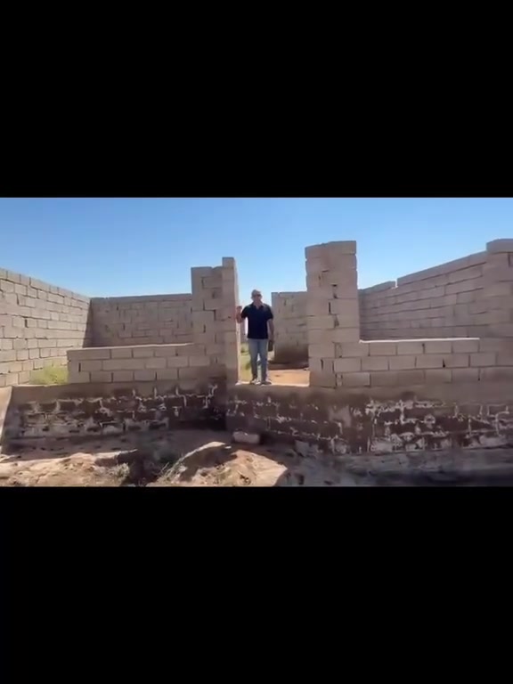السلام عليكم
بيت هيكل بالباويه سعره ٣٠ والاقصاد اول دفعه ١٥ والباقي اقصاد البيت ٣٠٠ م والواجهيه ١٠ ومتوفر ماء وكهرباء 
العنوان بعقوبة الباويه مقابيل الجوبه الجديده 
للاستفسار ***********
