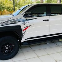 هايلوكس GR 2024  سعودي معروفه مواصفات  ماشيه 60 اتصل تدلل  07722513553
