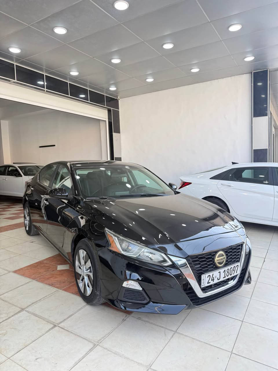 Nissan Altima 2021
مواصفات S 
ماشية 75 الف 
شبر من بوند صبخ و شبر من جملغ خلفي بدون دواخل
ايرباك ستيرن سيستم 
السعر السيارة 128 ورقة شوي مجال 
***********☎️ دهوك, العراق
