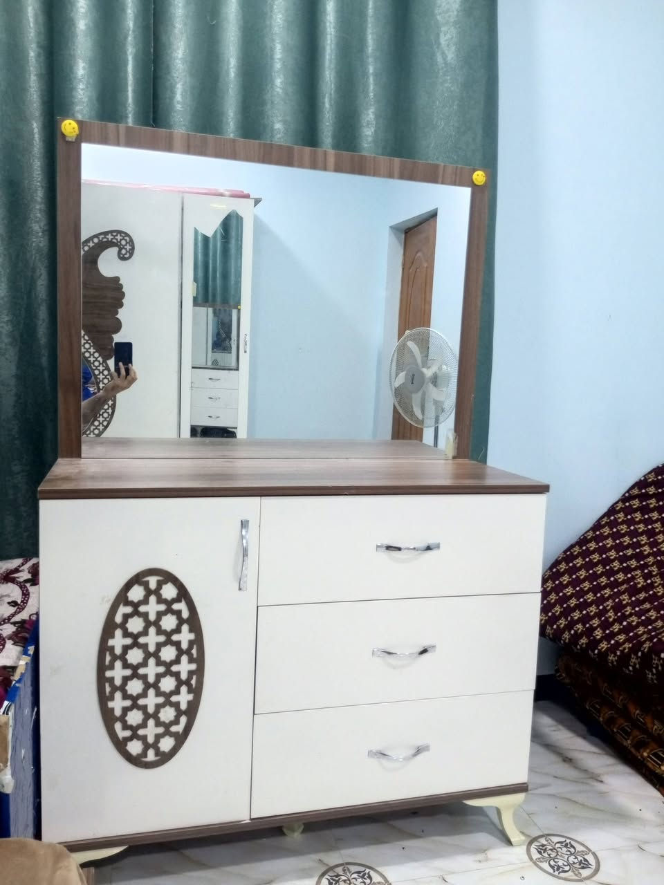 السلام عليكم ورحمة الله وبركاتة
للبيع غرفة نوم تركي نضيفه ٧ قطع السعر ٤٧٥ وبيها مجال الشراي يراسلني ع الخاص او الاتصال على الرقم *********** واتساب
