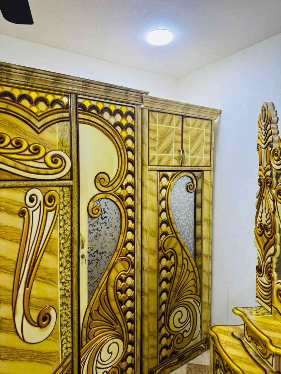 السلام عليكم غرفه مستعمله نظيفه نظافتها 100% السعر 700 للاستفسار خاص واتساب على هاي الارقام ***********. ***********
