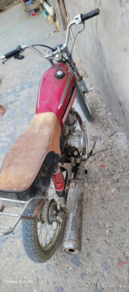 السلام عليكم دراجة للبيع مثل ما موضحة بالصور للاتصال ***********
