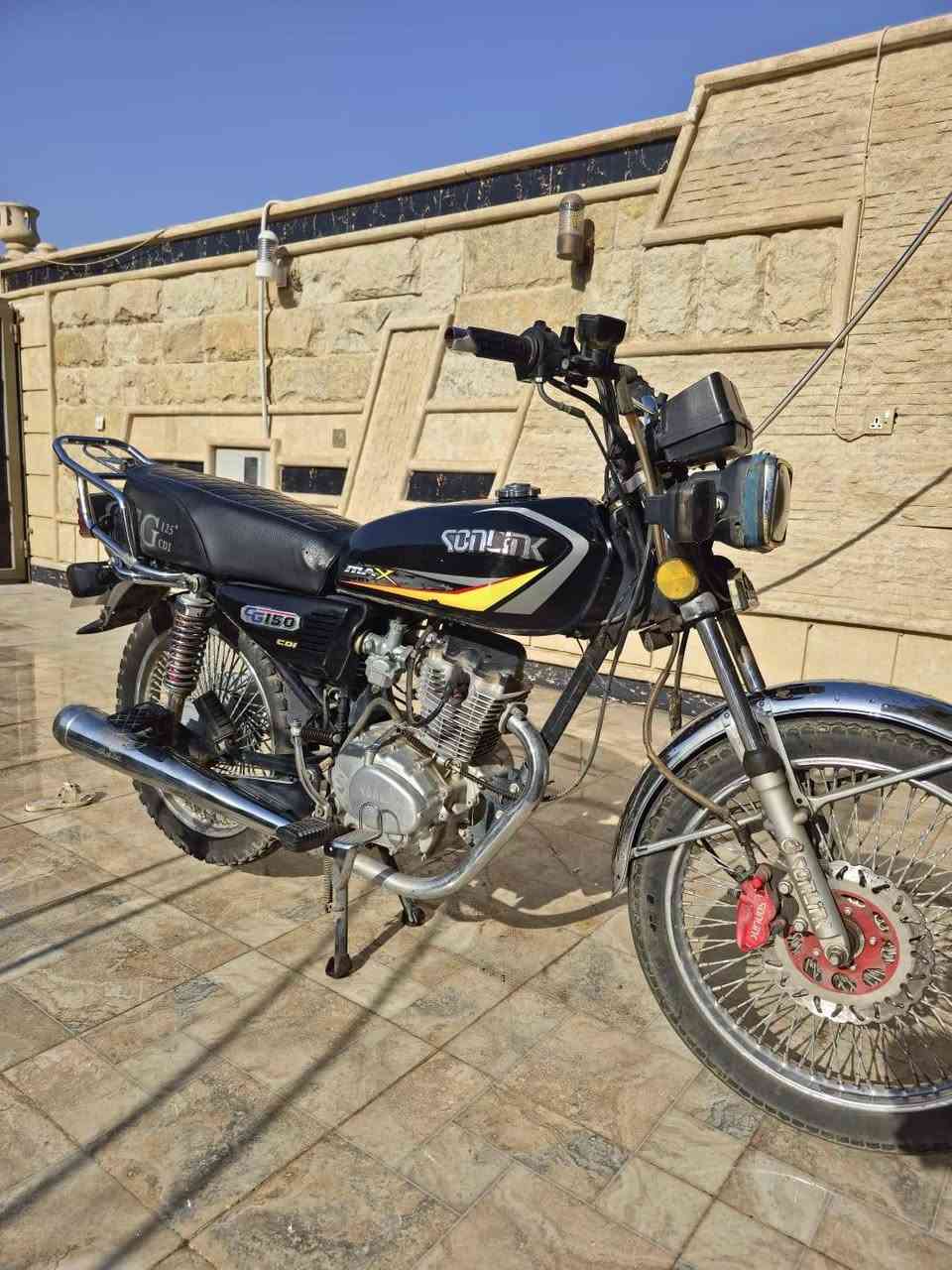 درجة سونك 23 نظيف كلش استخدام بيت محرك نظيف مامفتوح + منفيس كامل + سويج حتياط ايضا دراجه ماخذها صفر شراي يتفضل خاص او يتواصل على هذا رقم ***********
