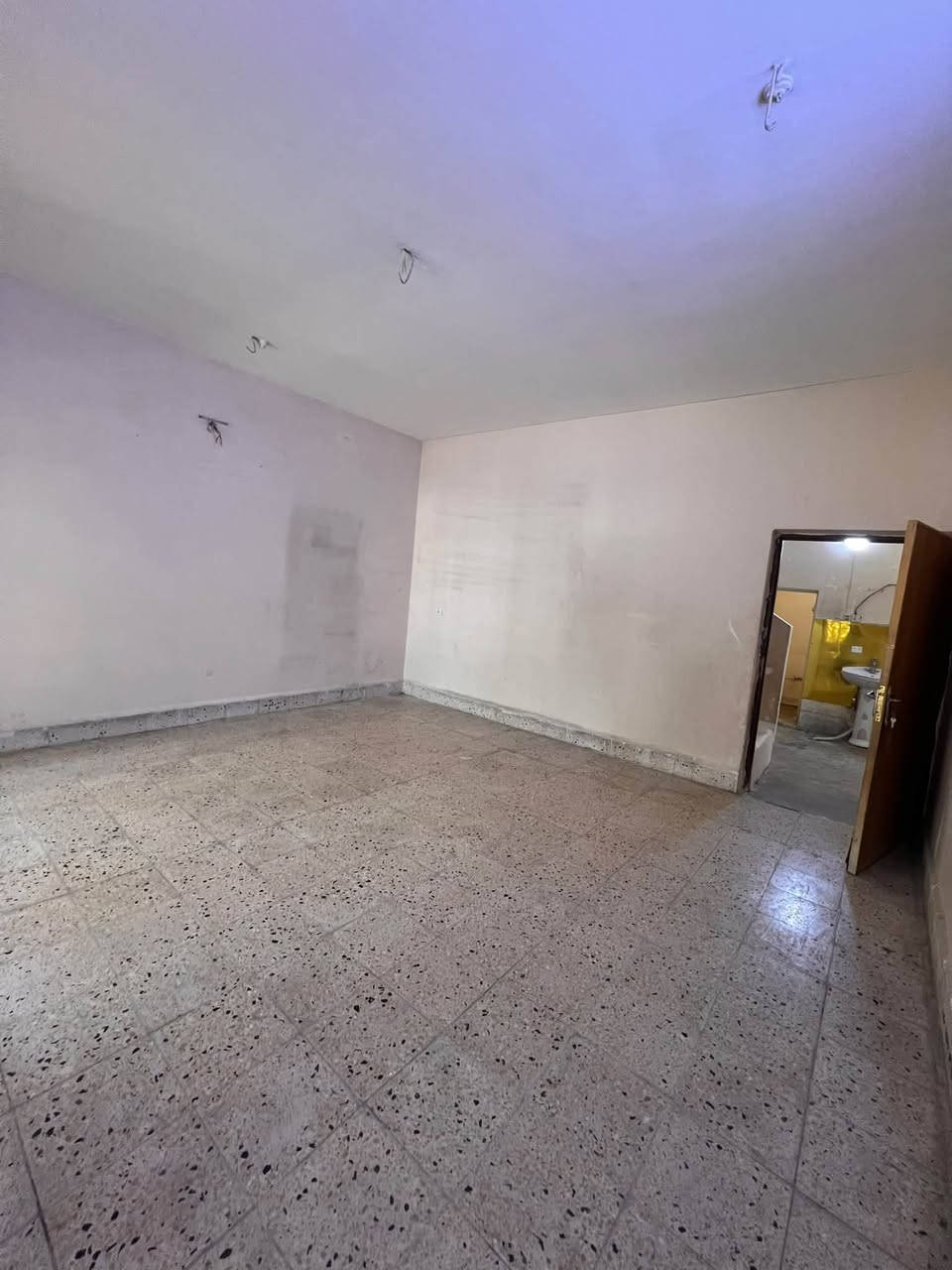 🏡 دار للإيجار – موقع مميز جداً

📍 واحد آذار – قرب الفلكة الأولى
📐 المساحة: 200م² | طابق واحد

✨ غرفة نوم + هول + صحيات + مطبخ + استقبال
🚗 كراج سيارة + 🌿 حديقة

📞 للاستفسار:
***********
***********

مكتب الرسول للعقار بيع وشراء وتأجير كافة العقارات كركوك وكافة المحافظات
@أبرز المعجبين
