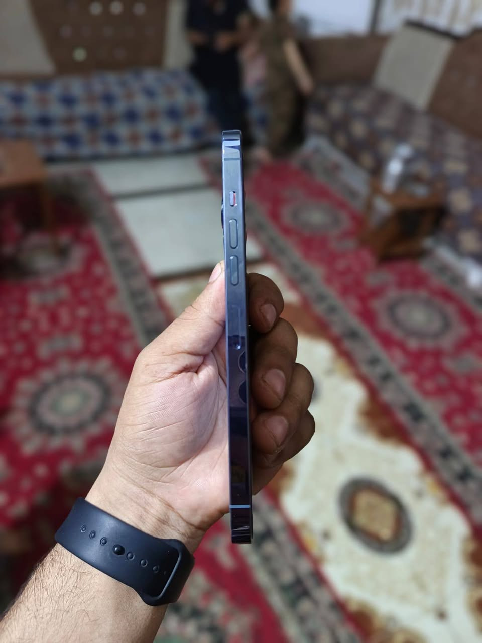 ايفون 13 برو ماكس نضيف 
فقط بدل شاشه 
بطاريه 85
جهاز نضيف 100/90
رايده ب 650 وبيه مجال حك جيه 

رقم واتساب ***********
