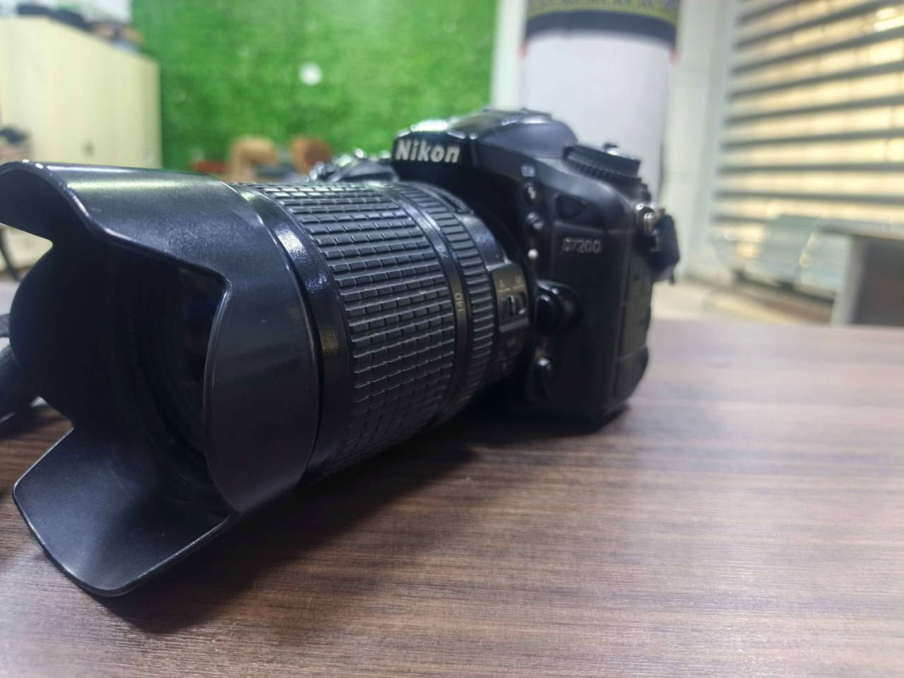 نيكون D7200 • شاشة مكسورة • ملحقات