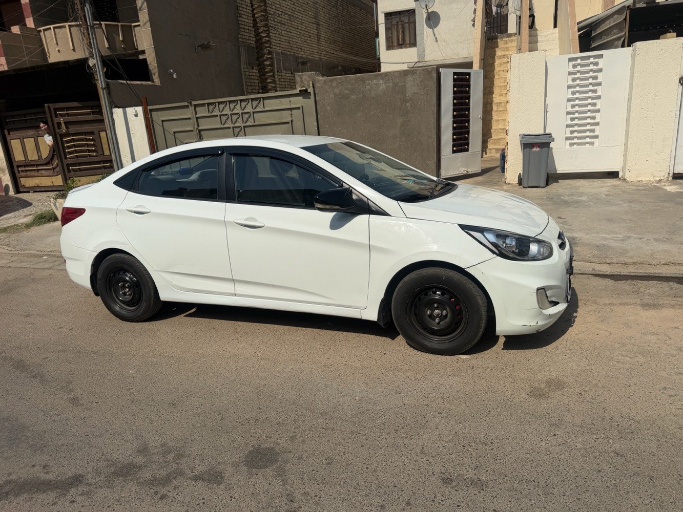 
السلام عليكم عندي اكسنت خليجي 2014
محرك 1600 دوش
بيه دوسات صبغ 
بيه رصعات
والبنيد بي شبرين بارد ومبين التعديل مالته 
ماشيه 113،000 الف كيلو
تبريد ماشاء الله 
4ويل وتاير جديد
شاداه حساسات خلفيه
لايتات لد عدسه اني شادهن
بيه شاشات 2 وحده كار بلي وحده مالته 
تحكم ستيرن
شادله جهاز تشغيل عن بعد 
جنطه كهرباء

قبل فتره بدلت مروحه وراديت. واذاين جديده وكاله
السياره مداريه ماشاء الله كلش مرتبه الي يعجبه هاي صوره مكاني بغداد السيدية ***********
هذا رقمي 
للعلم رقم رباعي ورقمه بغداد تحول ثاني يوم لا اتعبك ولا تعبني