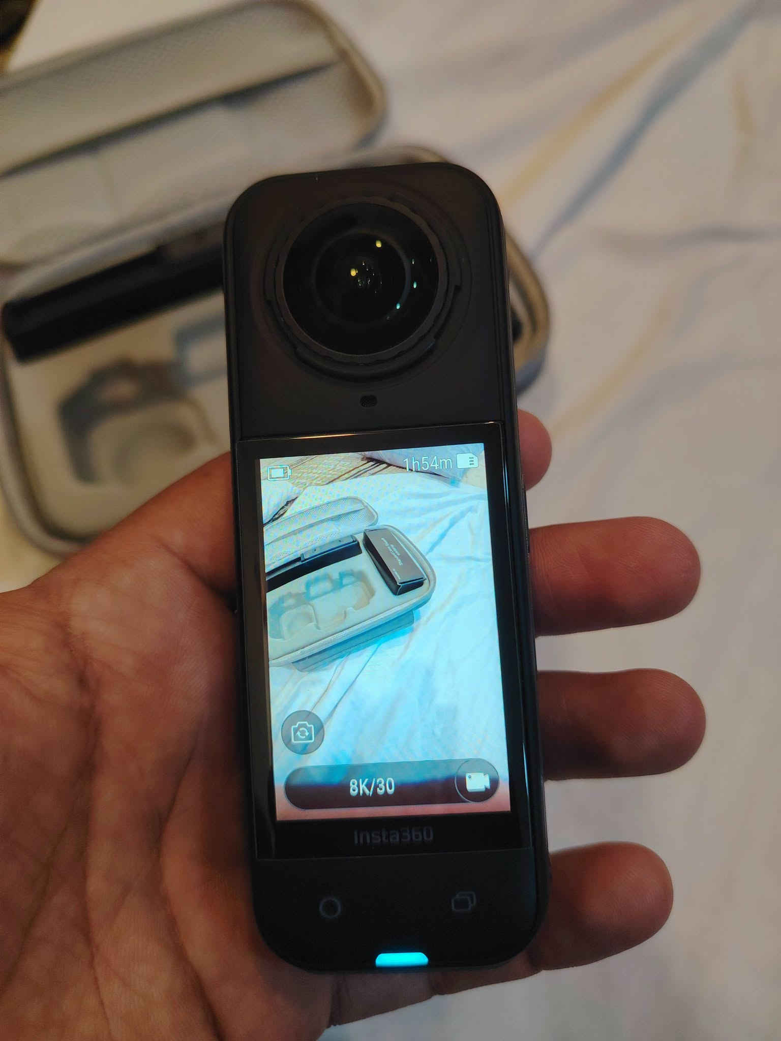 مستعجل ع البيع
كاميرا انستا 360 x5 نضيفه حيل نسبة النظافة 99٪ مستخدمه قليل ما داخل تصليح ابد ولا مبدل بيها شي ضمان.. 

نسخة الباندل الكامل يعني ملحقاتها كامله 

كما موضح بالصوره

السعر قفل حتى لا تتعب ولا اني اتعب وكل شخص حر يأختياره

ب750 الف قفل ركز ع كلمة قفل

اليريدها 

يراسلني واتساب... 

@abu_torab_1
