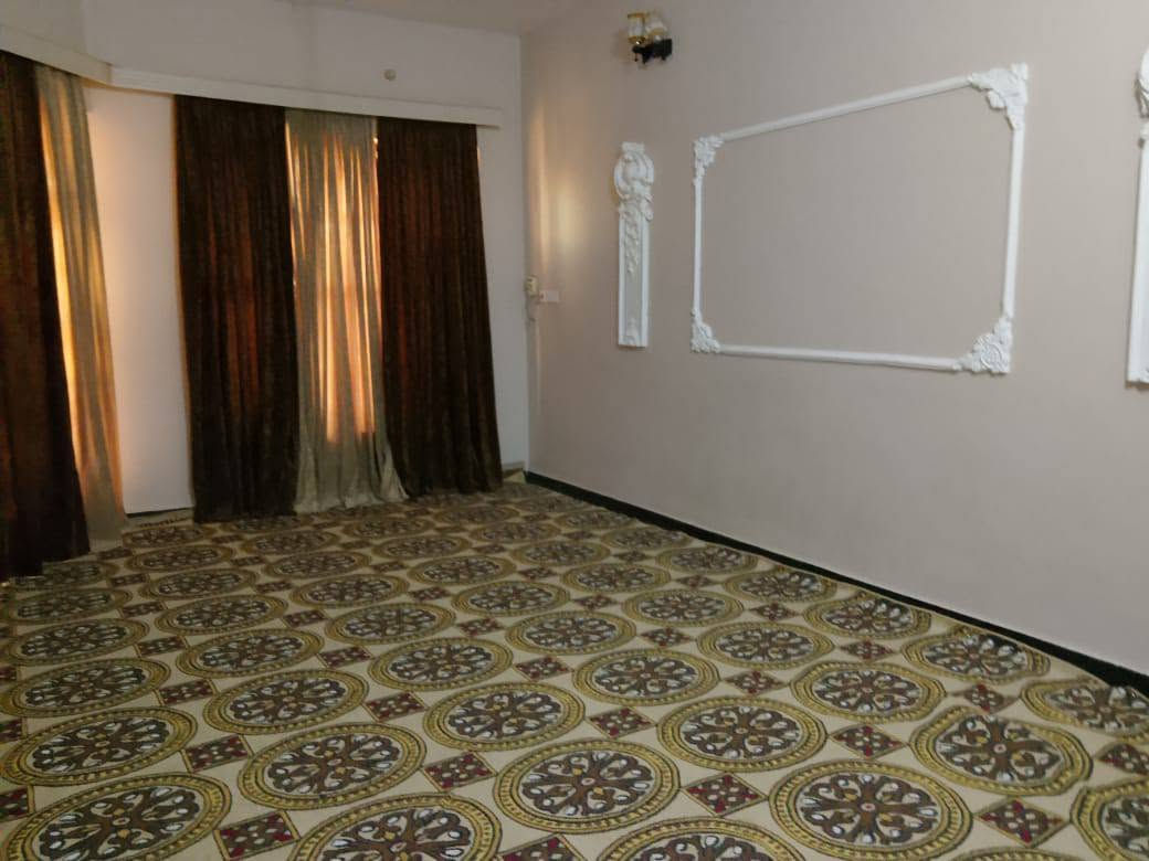 🏠 للبيع دار سكن زراعي – حي الأمين
📍 الموقع: حي الأمين، مقابل حسينية سفينة النجاة

📐 مساحة الدار: 200 م²

📜 السند: 25 مداور مباشر باسم المشتري

🚗 يبعد عن الشارع العام: حوالي 60 متر

مواصفات الدار:

🔹 بناء طابوك عگادة

🔹 غرفتان، مساحة كل غرفة 5 × 4 م

🔹 براني 6 × 4 م

🔹 مطبخ 6 × 4 م

🔹 صالة 6 × 4 م

🔹 صحيات داخلية وخارجية

الخدمات:

✅ ماء

✅ كهرباء

✅ شارع مقرنص

✅ كافة الخدمات متوفرة

📞 للاستفسار والمراجعة:

مكتب الضامن – قضاء السنية للعقار

📍 الشارع التجاري، مقابل منفذ المعرفة

☎️ ***********

☎️ ***********

نص مكتوب في الصور:
- 9:48 ص
- أنت
- 14 سبتمبر، 5:51 م
- رد