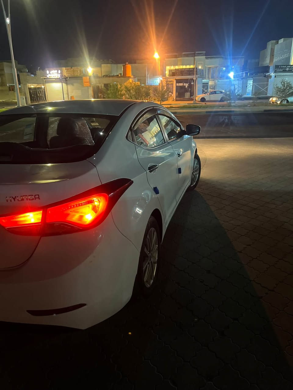 السلام عليكم
🚗 للبيع: هيونداي ألنترا2015

🔹 الموديل: 2015

🔹 المحرك: 1800

🔹 وارد خليجي

🔹 فتحة سقف

🔹 السيارة بحالة جيدة جداً 

🔹 استخدام شخصي

🔹 نظيفة من الداخل والخارج

🔹 مكيف شغال وبارد 

🔷 حداديه جديده 

🔹 جميع المواصفات تعمل بصورة جيدة

🔹 ماشية تقريباً 192كم

📍 الموقع: بصره /زبير 

💰 السعر: [120$]

موجود فحص السياره مع المنشور.

تواصل ‭***********‬
