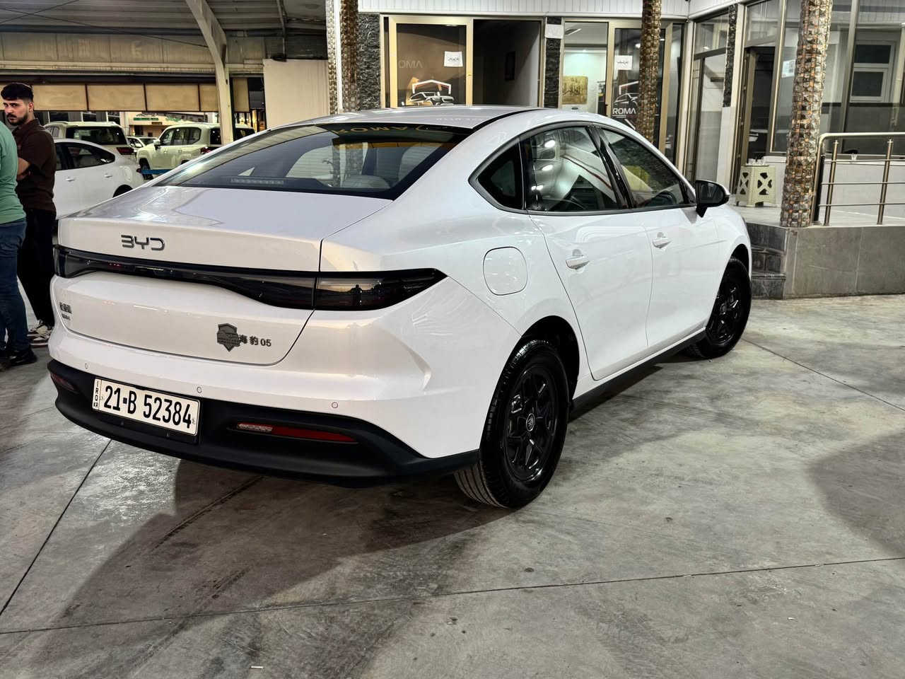 BYD SEL 05    
هيچى پيوه نييه نه شوخت نه ته عديل نه بوياخ 
ته نها  5000 هه زار ڕۆشتوه ئه شياى بيلادى له گەڵە 
به ناوى خومه وه يه 
شوين سليماني 
***********
*********** السليمانية, العراق
