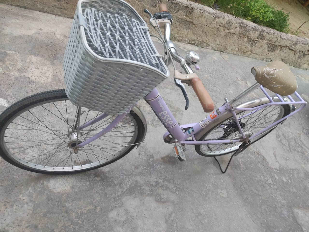 #دراجة هوائية ماركة ( esse)
#دراجة نضيفة جداً 🚴‍♂️

#دراجة كاملة مابيها نقص 🚴‍♂️

#سستم شيمانو خلفي 7 نمر🚴‍♂️

#داينمو امامي حساس🚴‍♂️

#تايرات نظيفة حيل 

#للاستفسار مراسلة الحساب👉🏻
 او الاتصال علرقم ...👉🏻
***********
