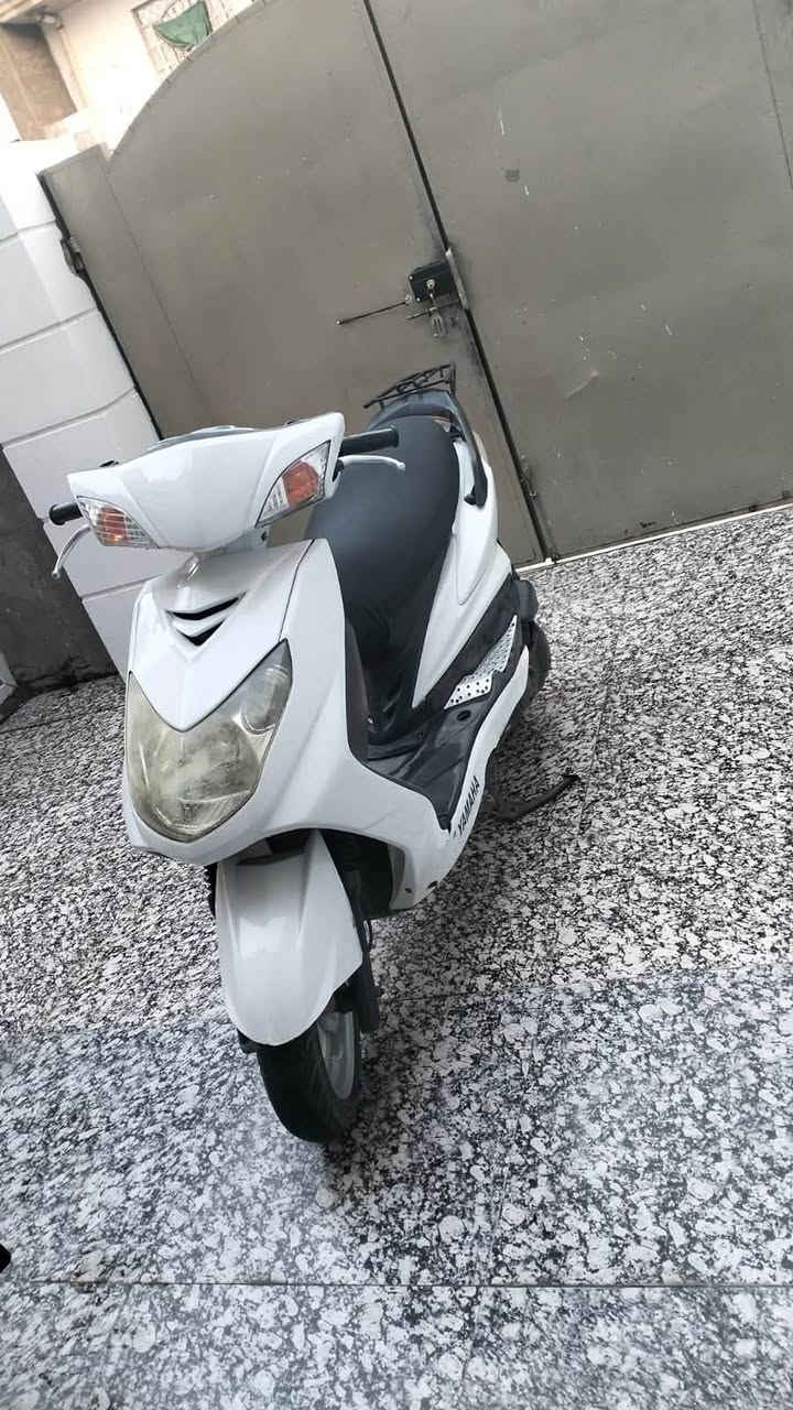 السلام عليكم
سكنس فحل قبق نفخ 
الدراجة مامفتوحة بلادي للبيع السعر واحد وخمسين الف بيهة مجال بسيط الدراجة حلوة نقص بس اشاير المجمع بي خلل المكان حي العامل مسبح الرافدين رقم الهاتف***********
