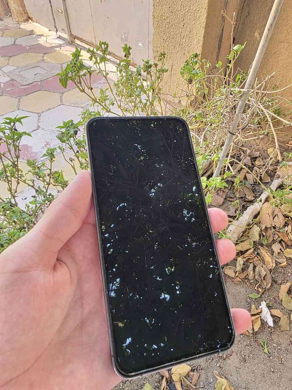 السلام عليكم
S24fe  256 
شرق اوسط خطين

ما مفتوح ولا داخل تصليح 

مجرد أثار حافظة بالحواف

ملحقاتة  كارتونة فقط من دون الكيبل 

مكاني بغداد اللطيفية

السعر 525

***********واتساب
