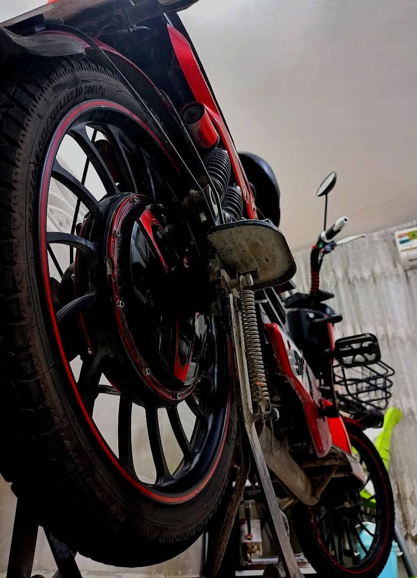 🚲 بايسكل شحن للبيع

💰 السعر: 350 ألف وقابل للتفاوض.

المواصفات:

- ✅ اللون: أحمر، والشاصي أسود.
- ✅ الشاصي نظيف وما بيه أي حادث.
- ✅ الشاحن موجود.
- ✅ مع بصمة و سويج 

يمكنك تجي وتشوف الدراجة بنفسك وتجربها قبل الشراء حتى تتأكد من حالتها.

📍 المكان: كربلاء
📞 للتواصل: ***********
