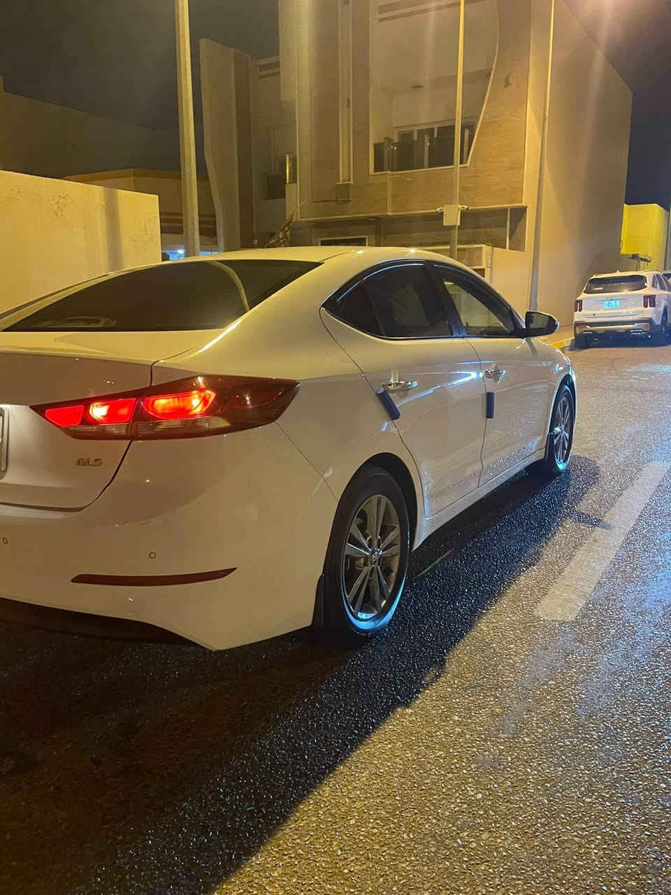 سلام 🙋 النتره مديل 2018
رقم بغداد بسمي 
سياره فول فول ماعده لبصمه 
4دسك 
ترايش نيكل +يدات كروم 
حساس امامي خلفي +كمره دوره
مرايات شفط +كشنات جلد 
لسكن لبصره مدينه أمل 
هذا رقم ***********
***********
