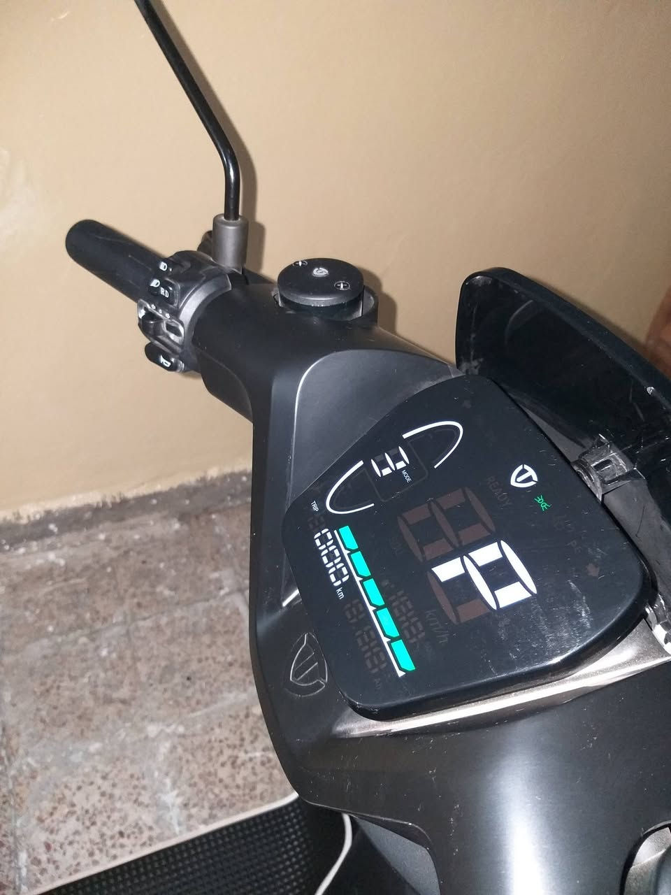 دراجه شحن ريان ٢٠٢٥ جديده حيل صار شهر من اخذتها من الشركه السعر 950 الف وبيها مجال للشراي هذا رقمي ***********
