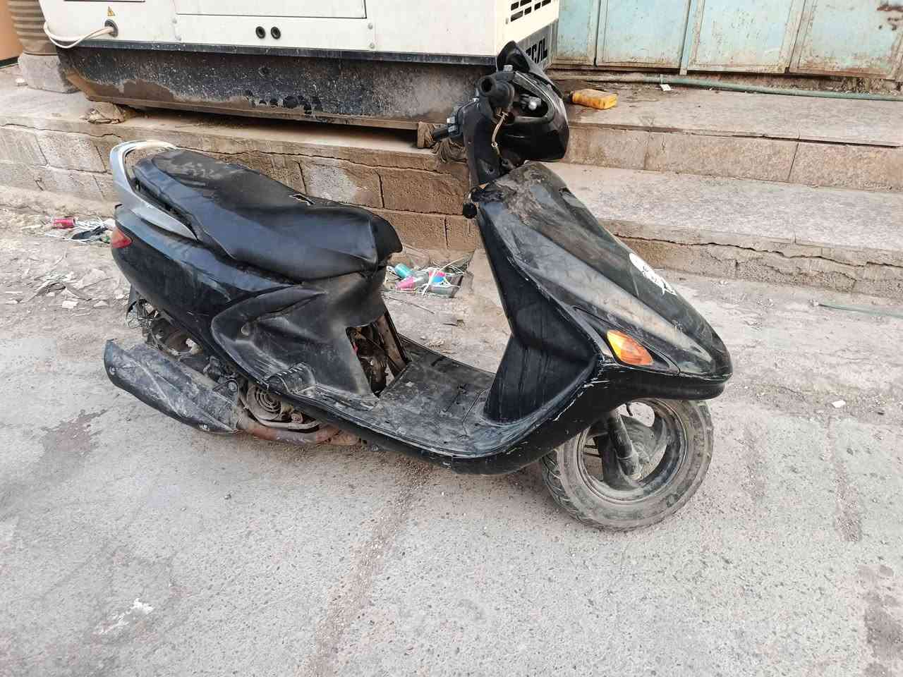 دراجه فراشه  كرستال للبيع لا مجفته ولا مشروكه توه مبدله دهن للمصداقيه بيه ضعف قليل في المكينه يحتاج تصيلح ما يعبر ٥٠الف خير من الله شاهد اضتريت دراجه ثانيه واريد ابيعه سعره ٢٥٠ الف ويه مجال للطيب بس 
*********** الشطره, ذي قار
