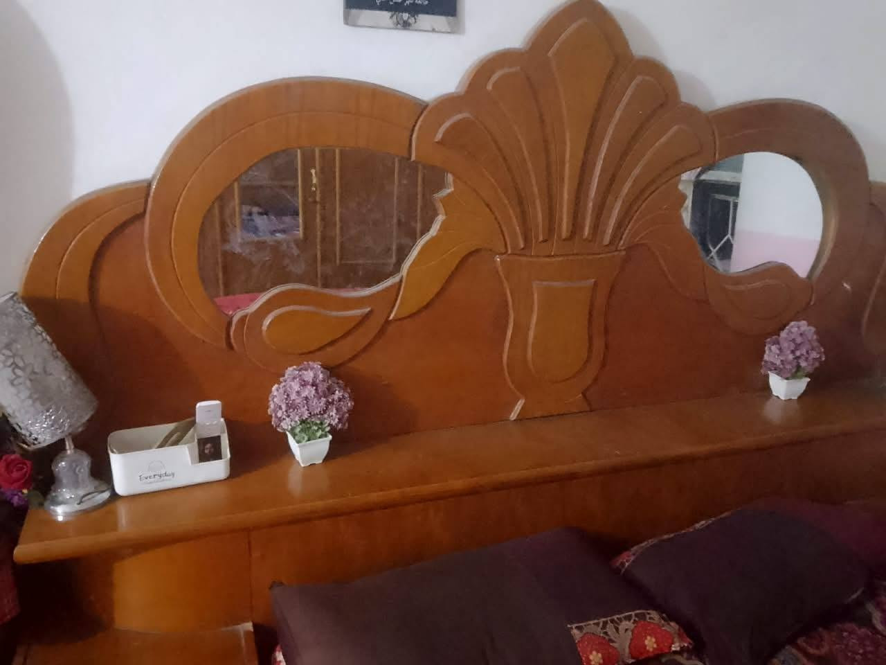 غرفة اخشاب للبيع ب300 بيها مجال
***********
القاسم
