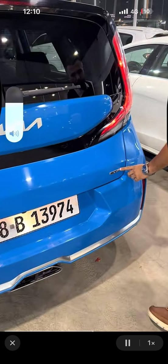 🚗 كيا صول موديل 2023  فول 1/1 رقم بابل باسمي تحويل ثاني يوم 

 • المحرك المرغوب : 2000

 • شاشة كبيرة 
, فتحه 
 • كار بلاي 
• بصمه 
• تشغيل عن بعد
• بصمه ابواب
 • كاميرا خلفية
• تدفئة كشنات
 • مكيف هواء
 • تتوقف ذاتي
• تحديد مسار 
 • أنظمة أمان (ABS – ثبات إلكتروني – مانع انزلاق)

📊 تفاصيل السيارة:
▪️ الموديل: 2023
▪️ اللون: ازرق
▪️ الممشى: 63km
▪️ الحالة: موضح بالصور (شاصي لغود مكفولات)  
▪️ الاتصال على الرقم التالي ***********
▪️ بابل
■ 155$

نص مكتوب في الصور:
- 2 / 12 BidCars bid.cars
- 5 / 12 BidCars bid.cars