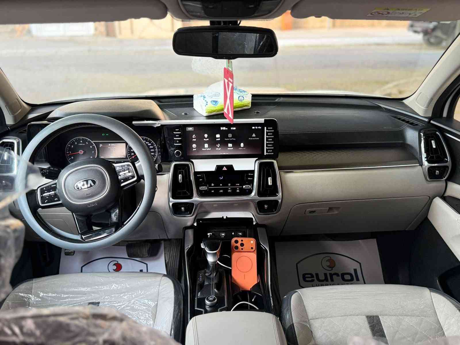 سلام عليكم سورنتو 2021خليجي ماشيه 100الف فقط 
كفاله عامه 6ستندر 7راكب 3قطع تبريد مواصفات فوال عده البنرامه كفاله عامه السعر 234بيه مجال ***********تصال
