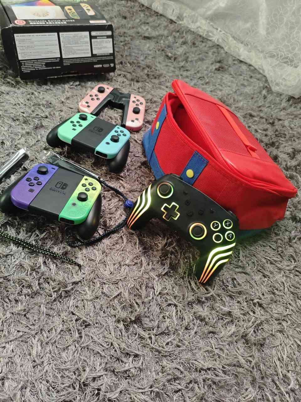 السلام عليكم..
نينتندو سويتج اوليد باندل زيلدا دموع المملكة 
نظافه 98٪  شخط واحد مابي 
nintendo switch oled zelda tears of the kingdom edition 
🔴مهكر اوفلاين فقط🔴
ذاكره اصليه 256gb
ملحقاته الاصليه كامله ولاصق شاشه حمايه اصلي
+
ملحقاته ثانيه اخذها هديه🌹🌹 ويه الجهاز ما احتاجها 
🟦جنطه ماريو 
🟦٦ جويكونات ويده تحكم قسم منها لو واحد لو ثنين بيهن مشكله الباقي شغال  .. وطبعاً الجوي كون الذهبي مال الجهاز الاصليه جديده ومابيهن مشاكل مربوطه بالجهاز مباشر 
🟦 يده السوده الي تحمل الجوي كوين  اصليه وياها وحده ثانيه اصليه وثالثه بيها منفذ شحن الي مربوطه بالجوي كون الوردي
@@@@@@@
الجهاز رايده ب 360 الف
توصيل موجود 
شراي دزلي خاص لو راسلني واتساب 
***********
