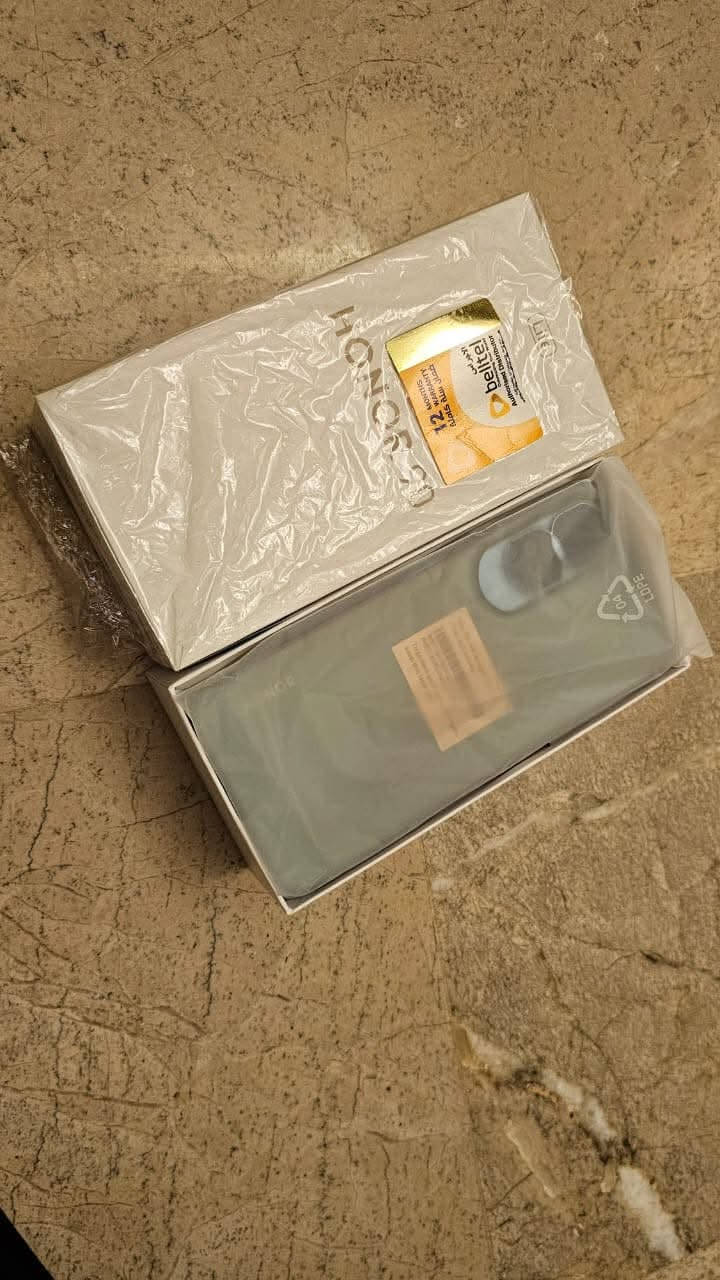 السلام عليكم
جهاز Honor 90 Lite للبيع مستعمل
نظافه 100% اخو الجديد
مواصفات الجهاز
ذاكره 256 كيكا
الذاكره العشوائيه 8 كيكا
دبل سيم كارت
تردد 90 هرتز
الحجم  6.7 بوصه
بصمه اصبع بزر الباور
جهاز نظيف جدا  ملحقات ويا  الكارتونه وسماعه وكيبل الشحن الاصليات مامستعمله ابد .
السعر 200 الف مكاني بغداد
راسلني هنا او واتساب موجود ***********
