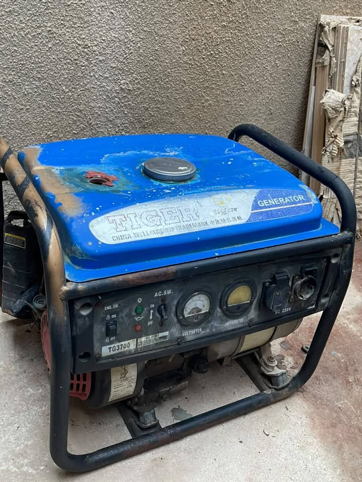 مولد كهرباء تايكر (TIGER TG3700 مستعمل للبيع بسعر مناسب.
المولد شغال واشي مابي بس يحتاج فقل للتانكي مال البانزين وعملي للبيت أو المحل 11أمبير رقمي *********** السعر على الخاص مكاني كركوك واحد اذار .
