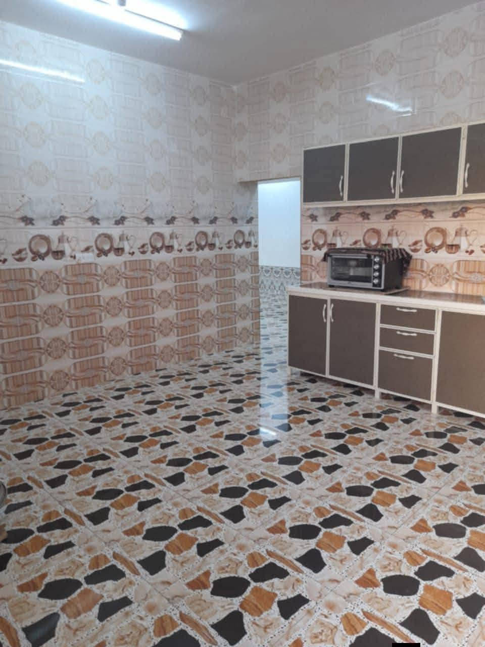 بيت للبيع
السلام عليكم يوجد بيت للبيع
بيت للبيع ركن على الحولي مباشر خلف التربية

 تم تقديم معاملة طابو وطالع علي مساح

بيت كامل بناء حديث ماء وكهرباء فوول
يتكون البيت من...
غرفتين نوم وصالة ومطبخ واستقبال
ومجمع صحيات
وصحيات خارجية
 وحديقة وكراج سياره

وكما موضح بالصور

السعر 39مليون 

للاستفسار الاتصال على الارقام التاليه

***********
***********
