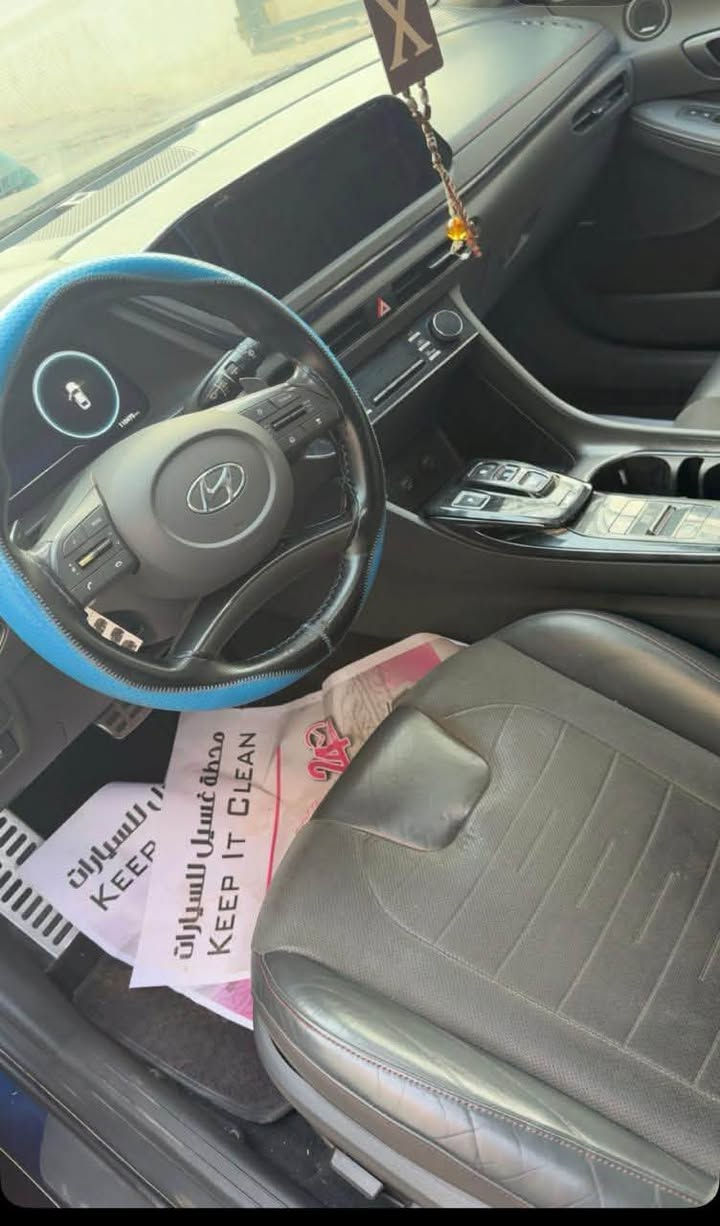 السلام عليكم 
سوناتا n line 
موديل ٢٠٢١ فول مواصفات حادثها بابين جهة السايق 
ماشيه ١٠٠

السعر ١٥٥ وبيها مجال
لتواصل ***********
