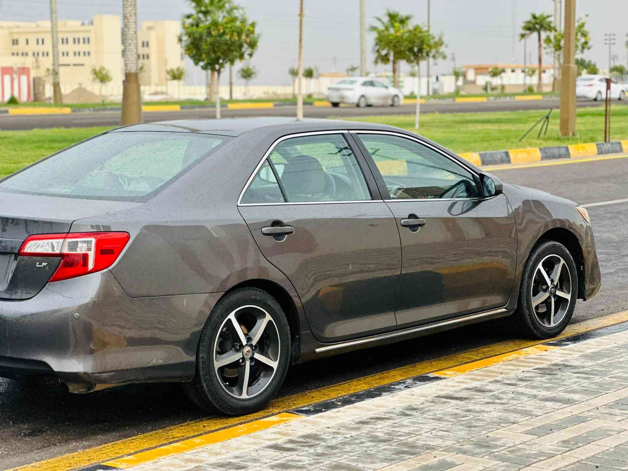السلام عليكم للبيع. كامري 🚗 موديل. 2012
رقم. بغداد الدولي. تحويل مباشر 📜

ماشيه. 116.000 حقيقي 

صبغ. 3 قطع بدون دواخل ✅

محرك. كير مكفولات✅

صدر. تبريد تخم تاير. كله جاهز مابيه اي نقص✅

العنوان 🅿️الانبار الفلوجه الكرمه  

السعر. 110$💵 وبيه مجال 

رقم الهاتف📲 ***********
