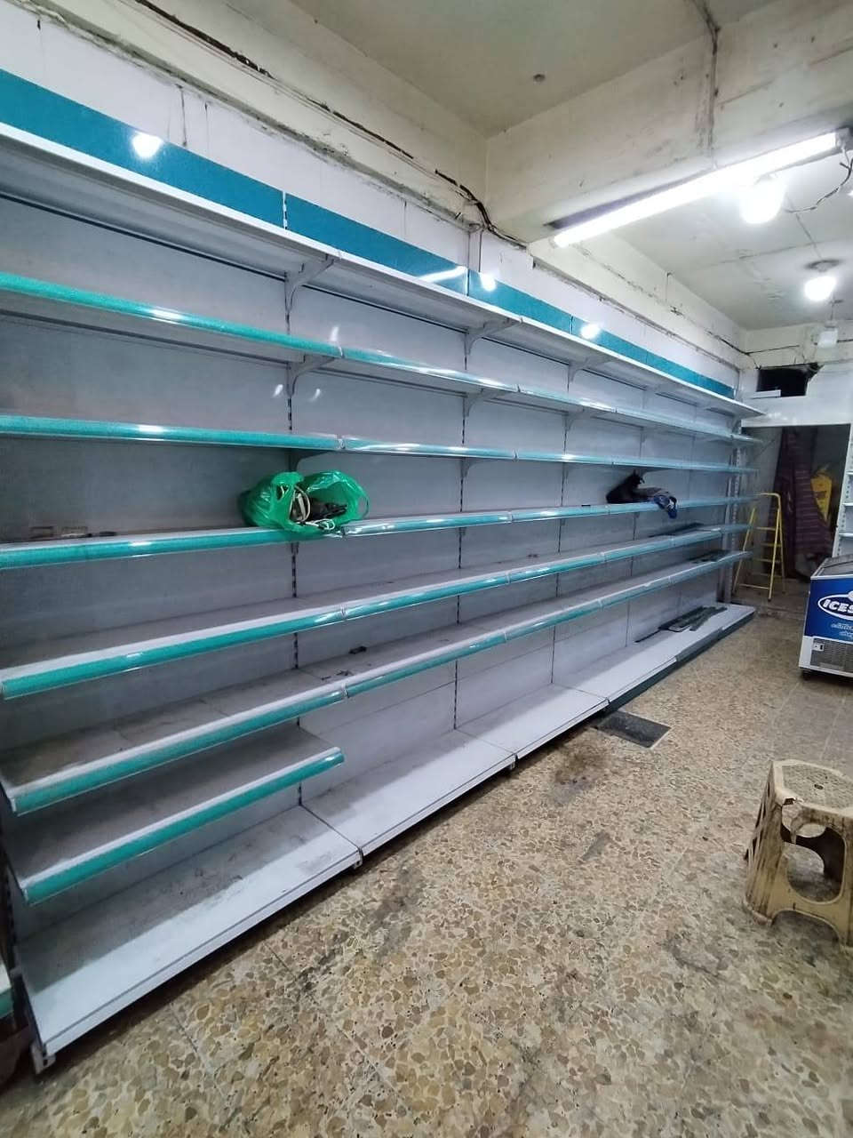 رفوف • استخدام قليل • ١٦ رف