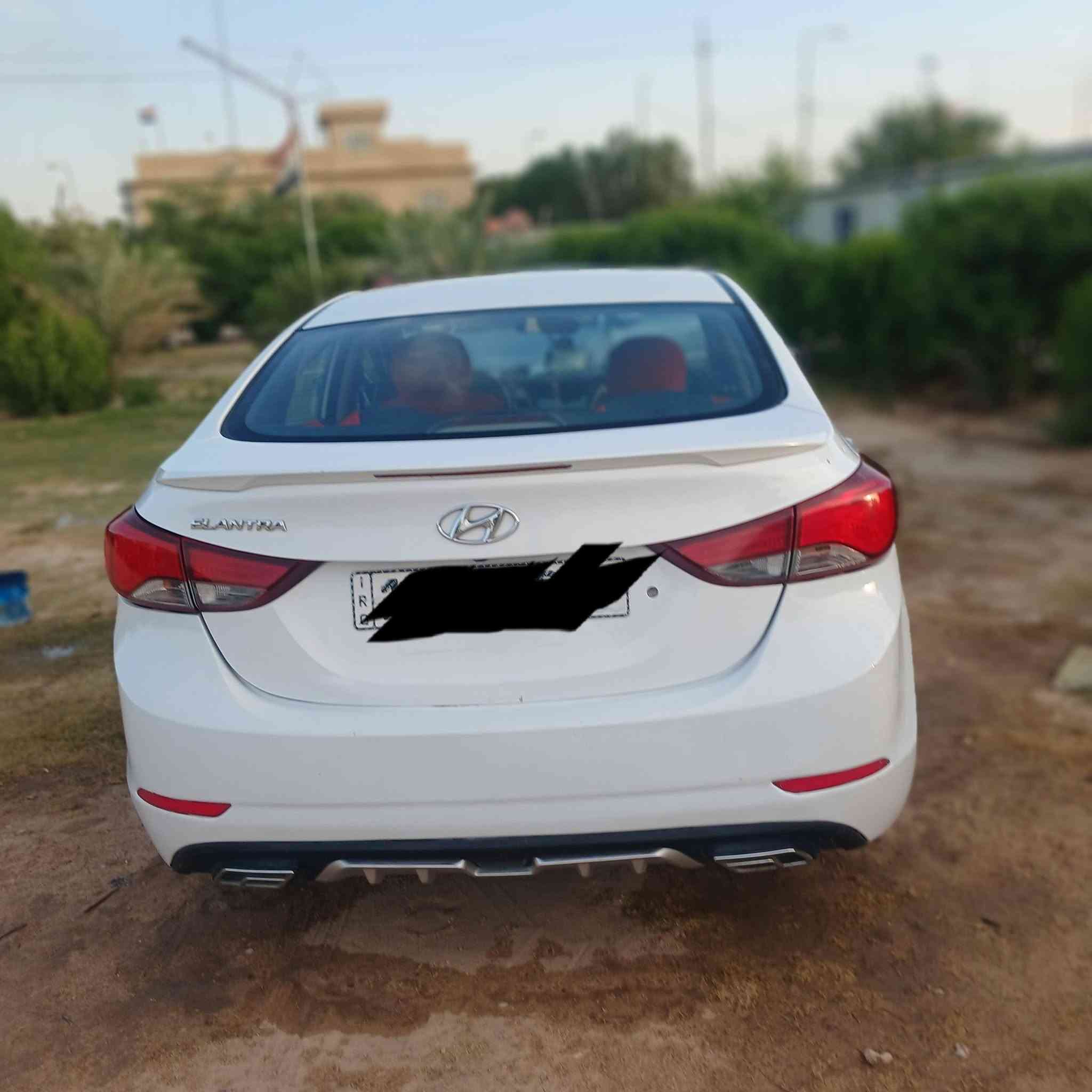 سلام عليكم ..النترا 2016 خليجي محرك 1800 باسمي بغداد مداور ثاني يوم مكفوله مكينه كير حداديه تبريد كله جاهز فول مواصفات السياره بيها مكانات كارت تقربا 3 مكانات كلش صغار وعالسونار .مكان السياره طويريج السعر 122 رقم التليفون ***********
