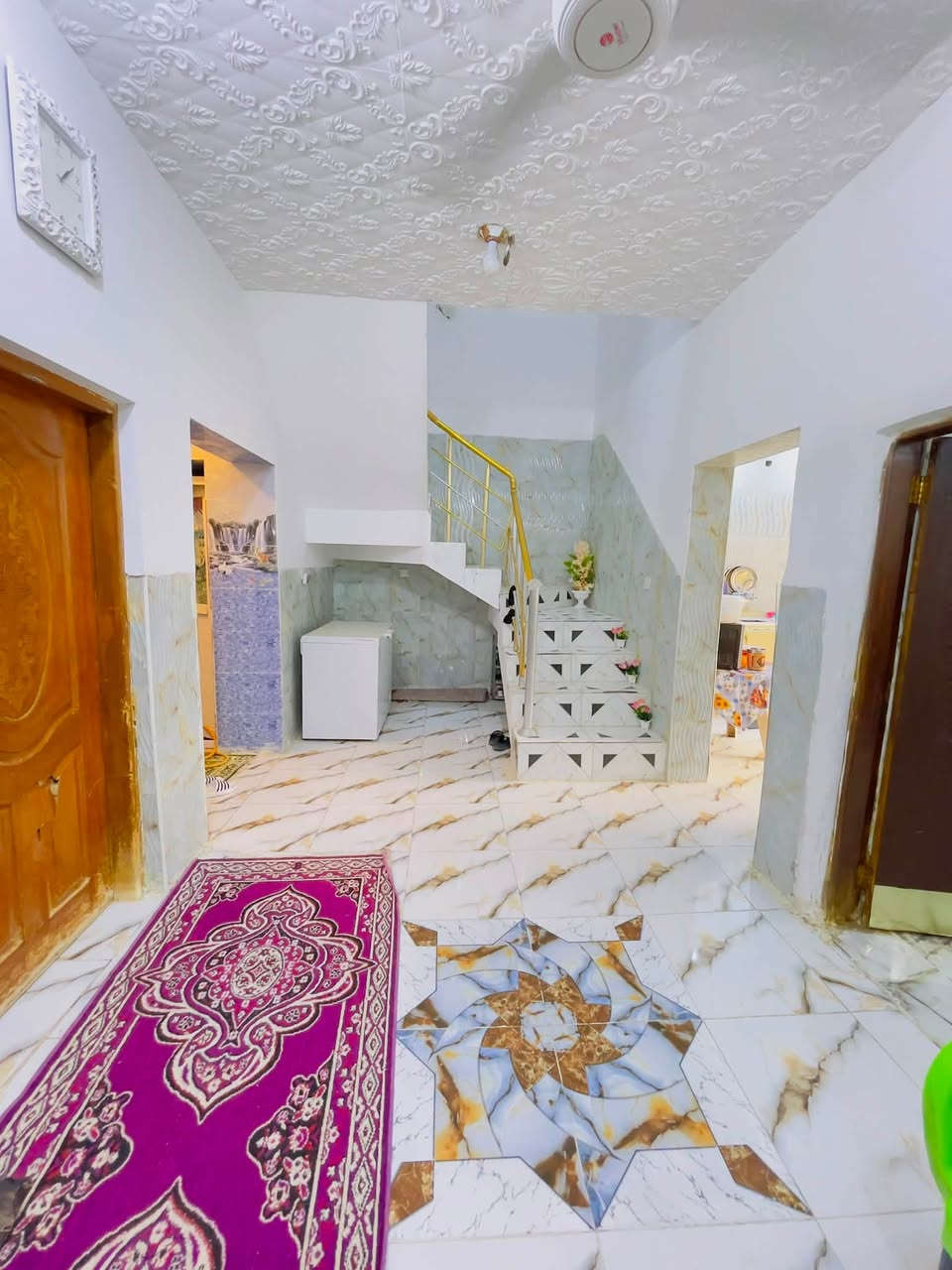 دار للبيع زراعي في منطقه حي النفط قرب احمد مطر 
المساحه ١٠٠م طابقين اقرار محكمه 

يتكون الطابق الأرضي غرفه وصاله واستقبال ومطبخ وصحيات دخل وخارج 
الطابق الاول يتكون من غرفتين وصاله وصحيات 
للاستفسار آكثر اتصل او مراسله الصفحه 

ملاحظة نستقبل جميع العروض ماعليكم سوى الاتصال او زيارة مكتب #فراس #الزيادي للعقارات 
الواقع في حي ألحكم قرب صيدليه آدم وسنكون في خدمتكم الامانه والصدق نجاحنا 👍👍👍
***********📞📞📞📞📞
