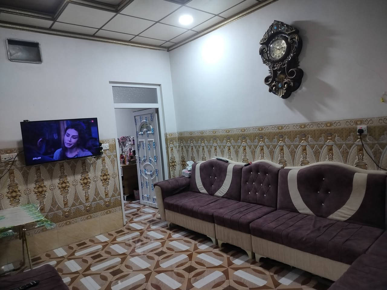 اسلام عليكم
بيت للبيع فقط
بناء حديث 
جمعية زيونة يم حي سومر
طابقين 
بيت كلو سيراميك + ثانوي 
مساحة 100 متر
تفاصيل اكثر خبر على رقم تدلل 
مكلف بنشر 
***********
