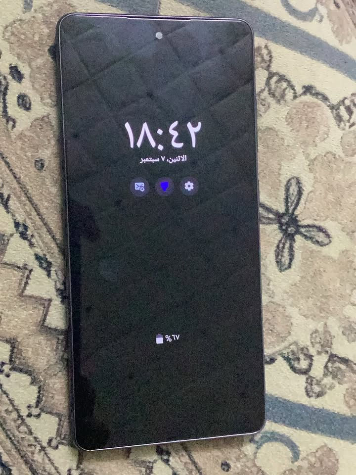 اسلام عليكم . جهاز سامسونك S20 FE 5G . ذاكره 128 . رام 8 كأمره تجنن UHD 60 . بصمه ب شاشه . صوت استريو . بطاريه 5000 . دبل سيم . جهاز بلادي ما مفتوح . طالب علي 175 وبي مجال بسيط . اخوننن خاص ماكو بس رقم تصال . رقم ***********
