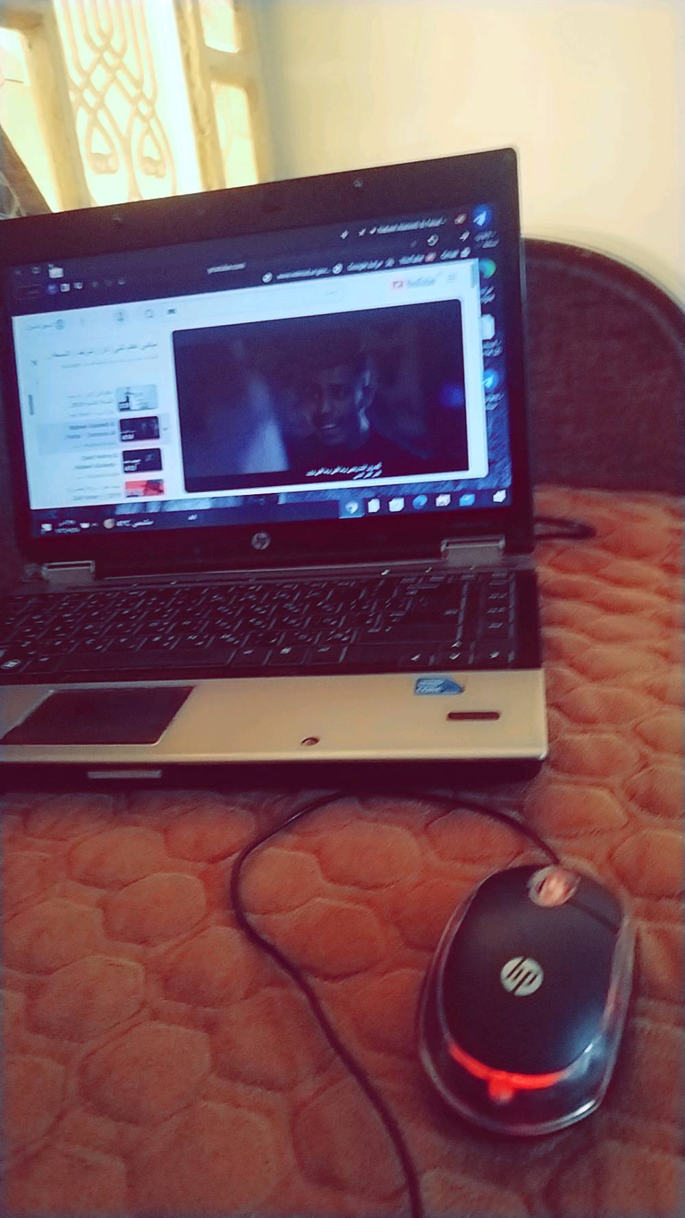 ب40 جوه السوك حاسبه نضيفه
هذا الحاسوب المحمول هو من سلسلة HP EliteBook / ProBook (بالتحديد طراز مثل HP EliteBook 8460p أو HP ProBook 6460b).
​1. اسم الجهاز:
​HP EliteBook 8460p (أو HP ProBook 6460b).
​2. المواصفات العامة لهذا الطراز:
​المعالج (CPU): Intel Core i5 أو i7 من الجيل الثاني (مثل Intel Core i5-2520M).
​الذاكرة العشوائية (RAM): تأتي غالباً بـ 4 غيغابايت إلى 8 غيغابايت DDR3 (قابل للتحديث).
​التخزين (Storage): قرص صلب HDD بسعة 320 غيغابايت / 500 غيغابايت أو SSD مفعل لاحقاً.
​الشاشة: بحجم 14.0 بوصة وبدقة 1366 × 768 بكسل.
​كرت الشاشة (GPU): Intel HD Graphics 3000 مدمج.