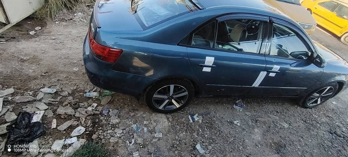 سلام عليكم سوناتا للبيع موديل 6 محرك 2400  وادأمريكي ورده  بل دوسه بدون دواخل تكم مكفولات  وكير جدد تبريد ثلج تخم تاير جديد ساره بيه صبغ عام أثر جراد سياره مال جناي حلوه مكان السياره ابو غريب لشهداء لسعر 85 وبيه مجال لهاتف ***********.    ***********
