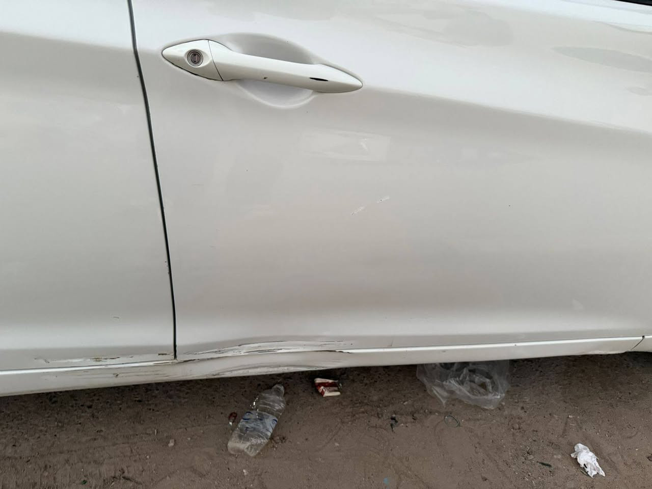 النترا خليجي موديل ١٢ السياره مكفوله ماعدا الواضح بالصوره منصومه تبريد جديده . البصره .. ابي الخصيب رقم صاحب السياره *********** 
السعر.   ٩٨    ورقه وبيه مجال حك الجيه 
اتصل على صاحبهه اني مكلف بالنشر 
مااجاوب على المحادثات

