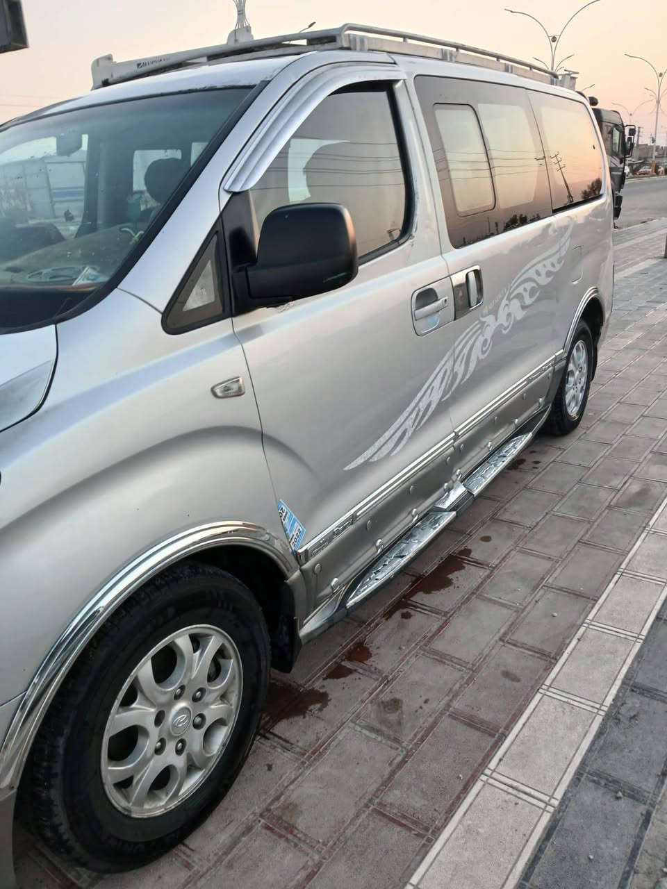 السلام عليكم استاركس للبيع مسكر اصل مديل 10 حداديه جديده تبريد جديد سياره ما بيه لا ضربه ولا صبغ رقم بصره دولي سنويه إلى 30  استفسار ***********
