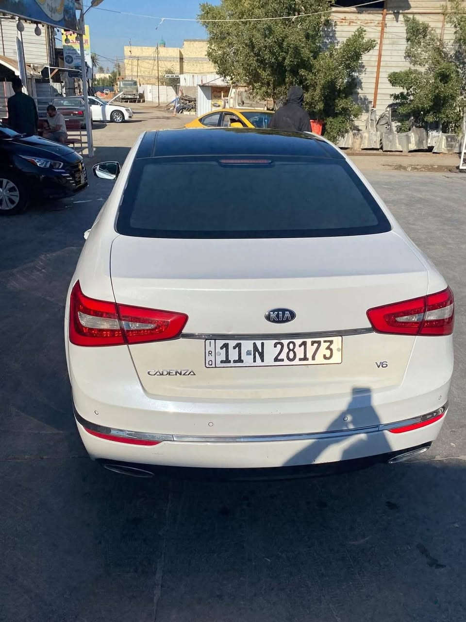 السلام عليكم
Kia Cadenza/2016 ✈️👌🏻

ماشيه:150 حقيقي 

السياره فول 1/1 

رقم بغداد الجديد تحويل مباشر 

🏳️المواصفات🏳️

1_بصمة دخول+ بصمة ابواب

2_يدات نيكل

3_مري شفط

4_أشاره في المري

5_ترحيب عند الأقتراب

6_كامره خلفيه

7_حساسات أمامي+خلفي

8_تحكمات ستيرن جهتين

9_شاشة اعطال

10_لد امامي ليلي نهاري

11_ويل كروم

12_كشنات جلد+ كشن السائق ولراكب كهرباء

13_خزن ميموري

14_برده خلفيه كهرباء

15_شفتات ستيرن

16_نضام صوتي Infinity

17_مري قلاب ويه الـ R

السياره بيها صبغ الجاملغ 
الايمن بدون فتح بدون لغود 

السعر 150وبيها مجال

للأستفسار الاتصال على 

***********

العنوان الديوانية حي الجامعة
